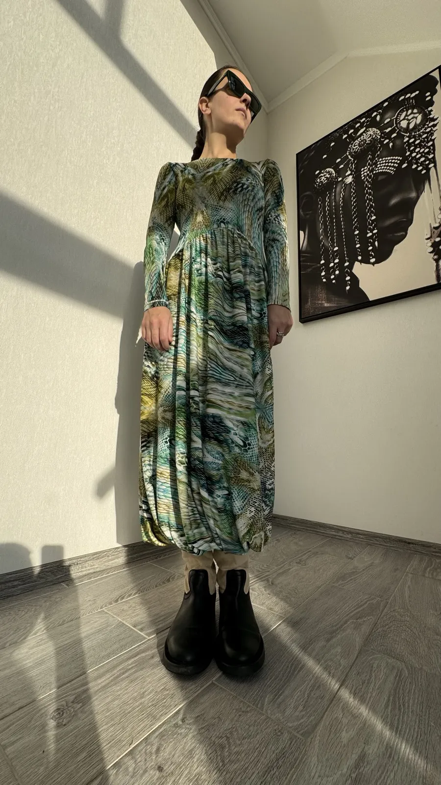 Платье макси с абстрактным принтом - вид спереди